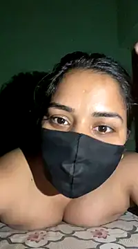 Snapshot of Black_Glow chatting on 12-04-24, 10:46 Black Glow online show from 12-04-24, 10:46