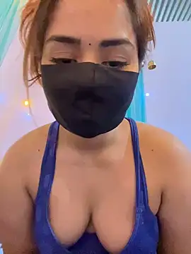 Snapshot of Black_Glow chatting on 12-18-24, 04:06 Black Glow online show from 12-18-24, 04:06