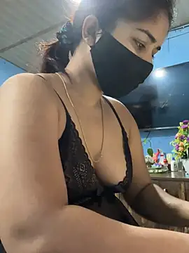 Snapshot of Black_Glow chatting on 01-22-25, 06:31 Black Glow online show from 01-22-25, 06:31