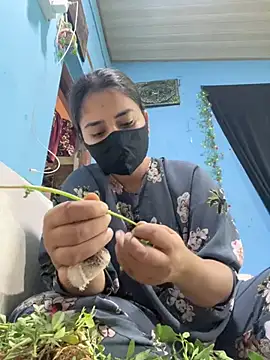 Snapshot of Black_Glow chatting on 01-23-25, 04:41 Black Glow online show from 01-23-25, 04:41