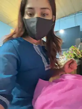 Snapshot of Black_Glow chatting on 02-08-25, 04:25 Black Glow online show from 02-08-25, 04:25