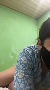 Snapshot of Black_Glow chatting on 02-10-25, 11:15 Black Glow online show from 02-10-25, 11:15