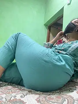 Snapshot of Black_Glow chatting on 03-10-25, 05:07 Black Glow online show from 03-10-25, 05:07