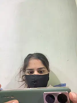 Snapshot of Black_Glow chatting on 03-21-25, 06:07 Black Glow online show from 03-21-25, 06:07