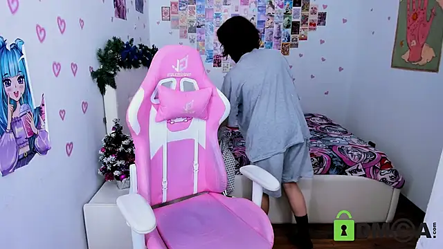 ElizaNik  online show from 12-23-24, 03:40