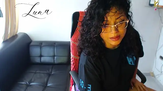 Snapshot of Lunavega1 chatting on 09-10-25, 04:18 Lunavega1 online show from 09-10-25, 04:18