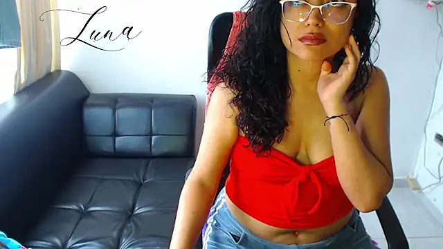 Snapshot of Lunavega1 chatting on 09-11-25, 03:01 Lunavega1 online show from 09-11-25, 03:01