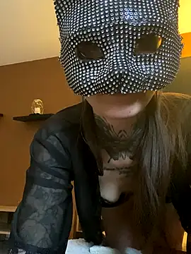 liloucamchaudee online show from 11-25-25, 09:42