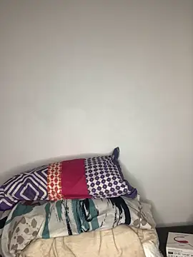 Snapshot of Amira__Fatima chatting on 01-30-25, 07:37 Amira Fatima online show from 01-30-25, 07:37