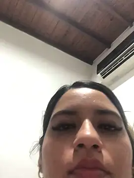 Snapshot of Amira__Fatima chatting on 02-12-25, 01:27 Amira Fatima online show from 02-12-25, 01:27