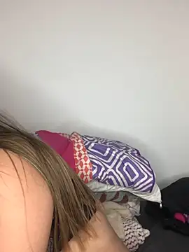 Snapshot of Amira__Fatima chatting on 02-14-25, 06:40 Amira Fatima online show from 02-14-25, 06:40