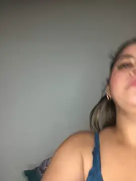 Snapshot of Amira__Fatima chatting on 02-20-25, 01:40 Amira Fatima online show from 02-20-25, 01:40