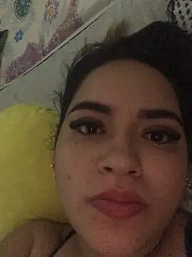 Snapshot of Amira__Fatima chatting on 03-02-25, 05:04 Amira Fatima online show from 03-02-25, 05:04