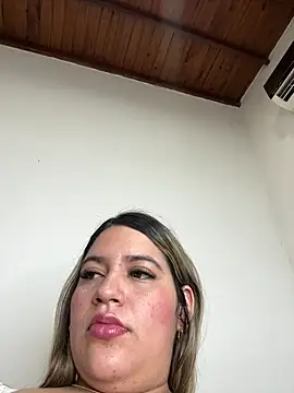 Snapshot of Amira__Fatima chatting on 09-26-25, 01:37 Amira Fatima online show from 09-26-25, 01:37