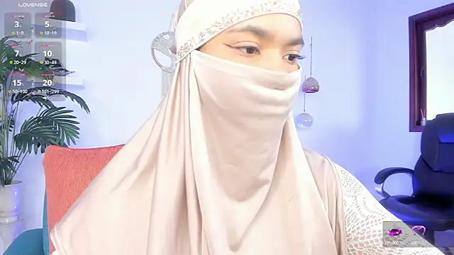 Snapshot of saray_halam chatting on 09-18-25, 06:10 saray halam online show from 09-18-25, 06:10