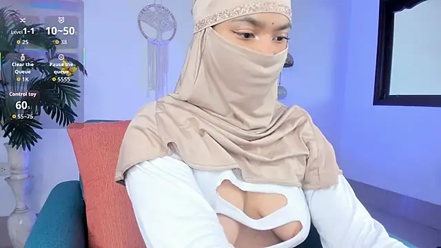 Snapshot of saray_halam chatting on 09-25-25, 06:11 saray halam online show from 09-25-25, 06:11