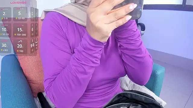 Snapshot of saray_halam chatting on 10-23-25, 06:06 saray halam online show from 10-23-25, 06:06