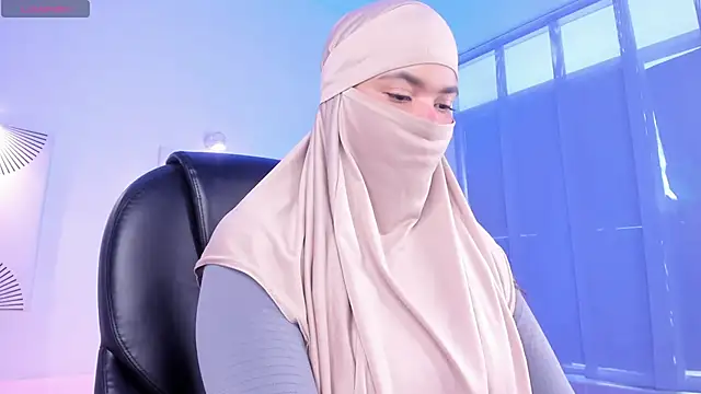 Snapshot of saray_halam chatting on 12-15-25, 01:48 saray halam online show from 12-15-25, 01:48