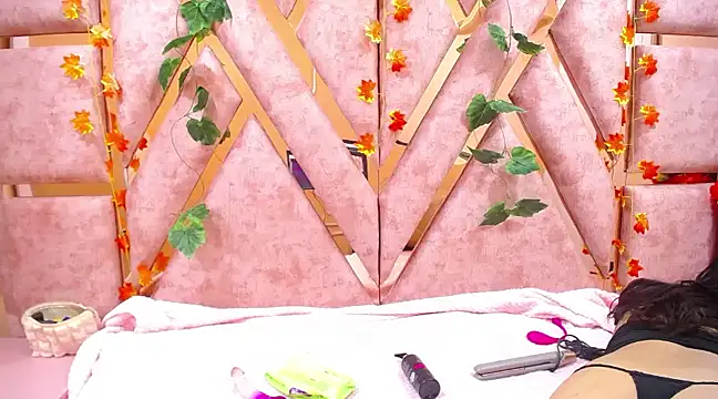 Freya Miller  online show from 12-27-24, 09:00