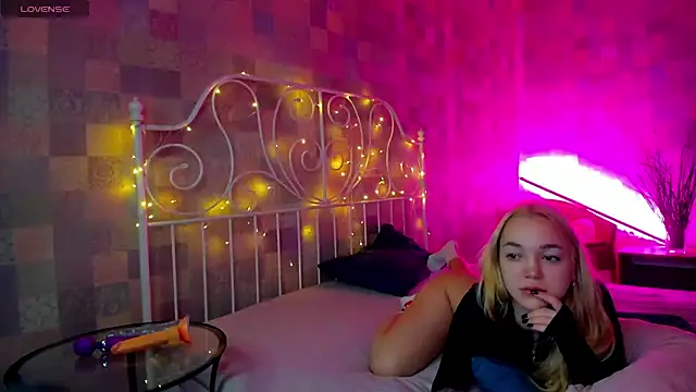 Christy Little online show from 02-01-25, 02:37