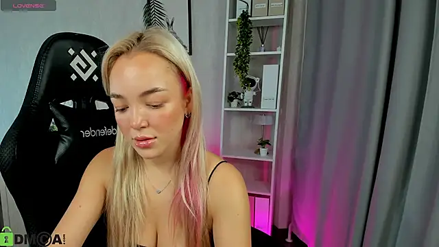 Christy Little online show from 11-17-25, 12:49