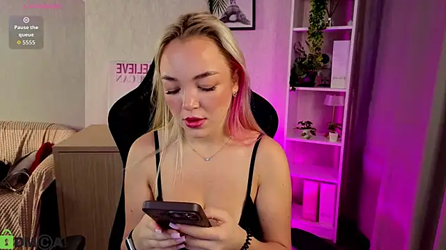 Christy Little online show from 12-02-25, 12:38