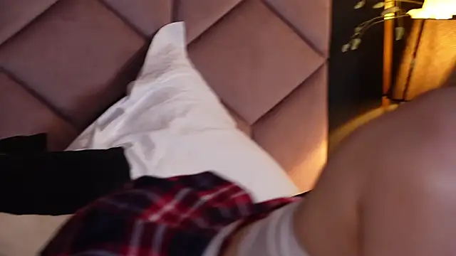 Snapshot of LucyLexton chatting on 03-01-25, 09:40 LucyLexton online show from 03-01-25, 09:40