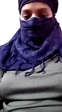 Snapshot of Shivani_Tivari chatting on 12-05-24, 03:17 Shivani Tivari online show from 12-05-24, 03:17