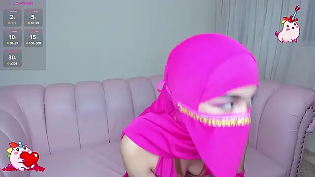 Snapshot of Aaliyah_Salma chatting on 01-24-25, 07:28 Aaliyah Salma online show from 01-24-25, 07:28