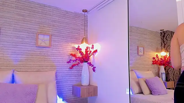 Catalinna Thompson online show from 10-19-25, 11:44