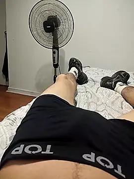 Snapshot of borisro chatting on 11-26-25, 03:18 borisro online show from 11-26-25, 03:18