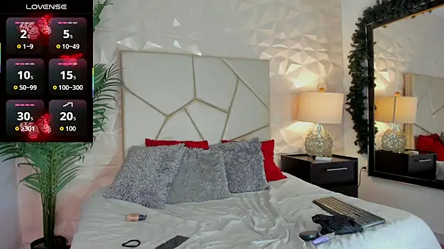 Valery Diamond online show from 11-19-25, 04:23