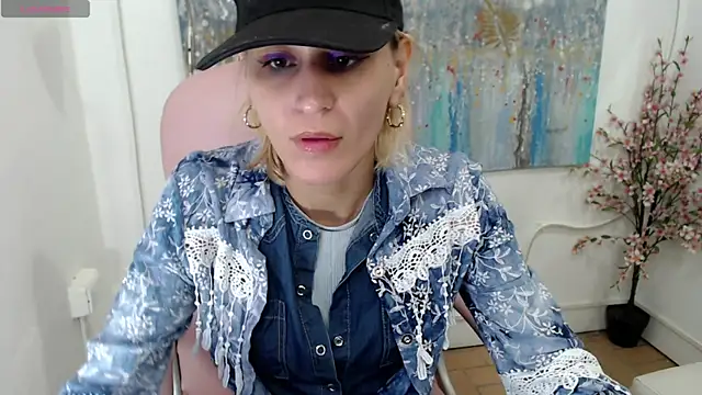 Snapshot of ariana_crazzy chatting on 12-29-24, 05:54 ariana crazzy online show from 12-29-24, 05:54