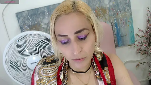 Snapshot of ariana_crazzy chatting on 01-15-25, 09:30 ariana crazzy online show from 01-15-25, 09:30