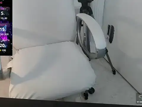 Snapshot of ariana_crazzy chatting on 01-23-25, 08:13 ariana crazzy online show from 01-23-25, 08:13