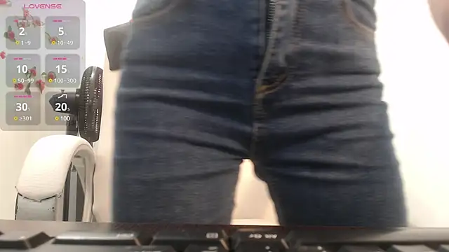 Snapshot of ariana_crazzy chatting on 01-24-25, 05:11 ariana crazzy online show from 01-24-25, 05:11