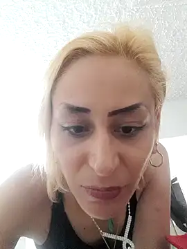 Snapshot of ariana_crazzy chatting on 02-15-25, 06:23 ariana crazzy online show from 02-15-25, 06:23