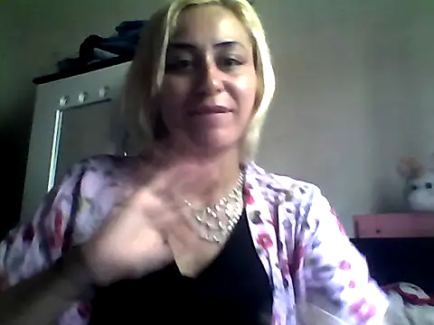 Snapshot of ariana_crazzy chatting on 02-20-25, 02:35 ariana crazzy online show from 02-20-25, 02:35