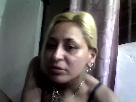 Snapshot of ariana_crazzy chatting on 03-04-25, 04:17 ariana crazzy online show from 03-04-25, 04:17