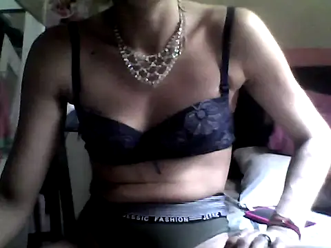 Snapshot of ariana_crazzy chatting on 03-04-25, 04:20 ariana crazzy online show from 03-04-25, 04:20