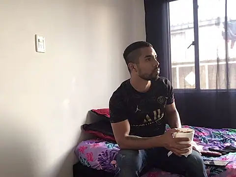 Snapshot of edu_fitness chatting on 12-14-24, 03:25 edu fitness online show from 12-14-24, 03:25