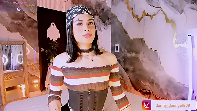 Snapshot of sweet_dannyfem chatting on 10-30-25, 05:42 sweet dannyfem online show from 10-30-25, 05:42