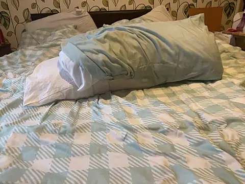 iveedie017 online show from 12-04-24, 02:37