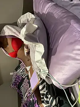 iveedie017 online show from 03-22-26, 05:44