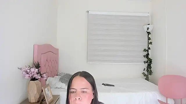 Jessi powel online show from 04-04-26, 01:08