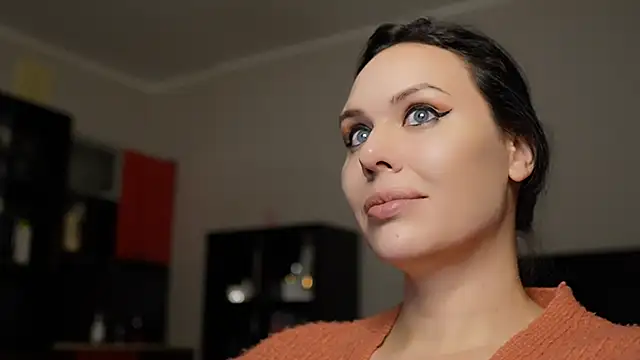 Snapshot of MollyCheiz chatting on 12-16-24, 02:04 MollyCheiz online show from 12-16-24, 02:04