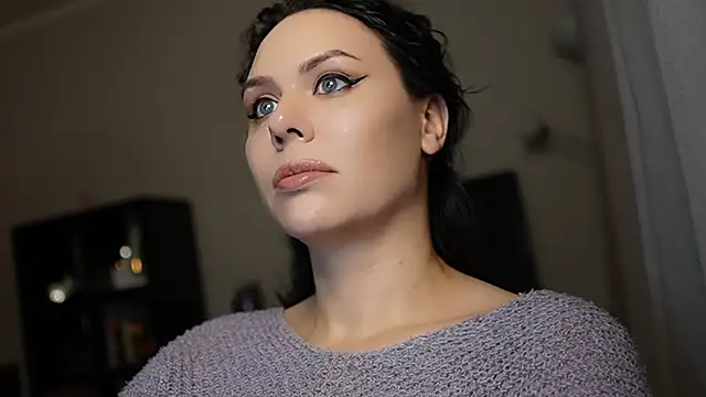 Snapshot of MollyCheiz chatting on 12-17-24, 11:27 MollyCheiz online show from 12-17-24, 11:27