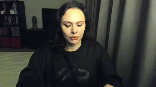 Snapshot of MollyCheiz chatting on 02-05-25, 09:07 MollyCheiz online show from 02-05-25, 09:07