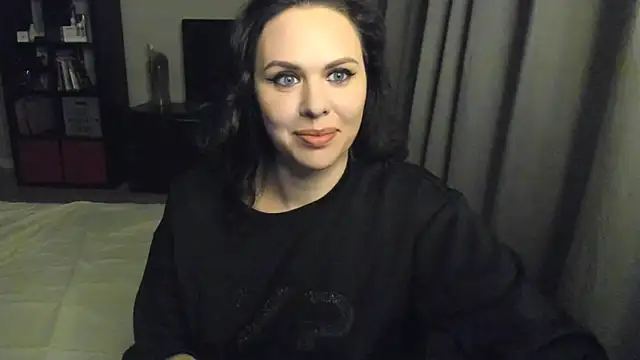 Snapshot of MollyCheiz chatting on 03-09-25, 09:36 MollyCheiz online show from 03-09-25, 09:36