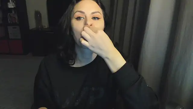 Snapshot of MollyCheiz chatting on 09-18-25, 10:12 MollyCheiz online show from 09-18-25, 10:12